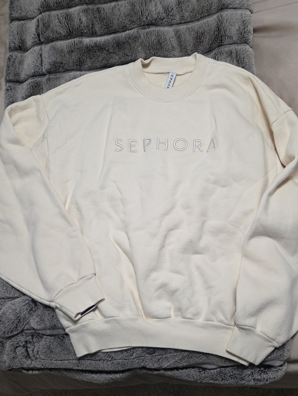 Sephora Crewneck Sweatshirt in Off-White/Cream